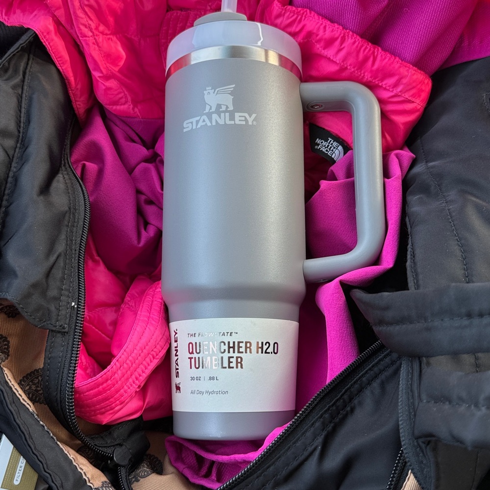 Stone color 30oz Stanley flowstate quencher tumbler with straw lid